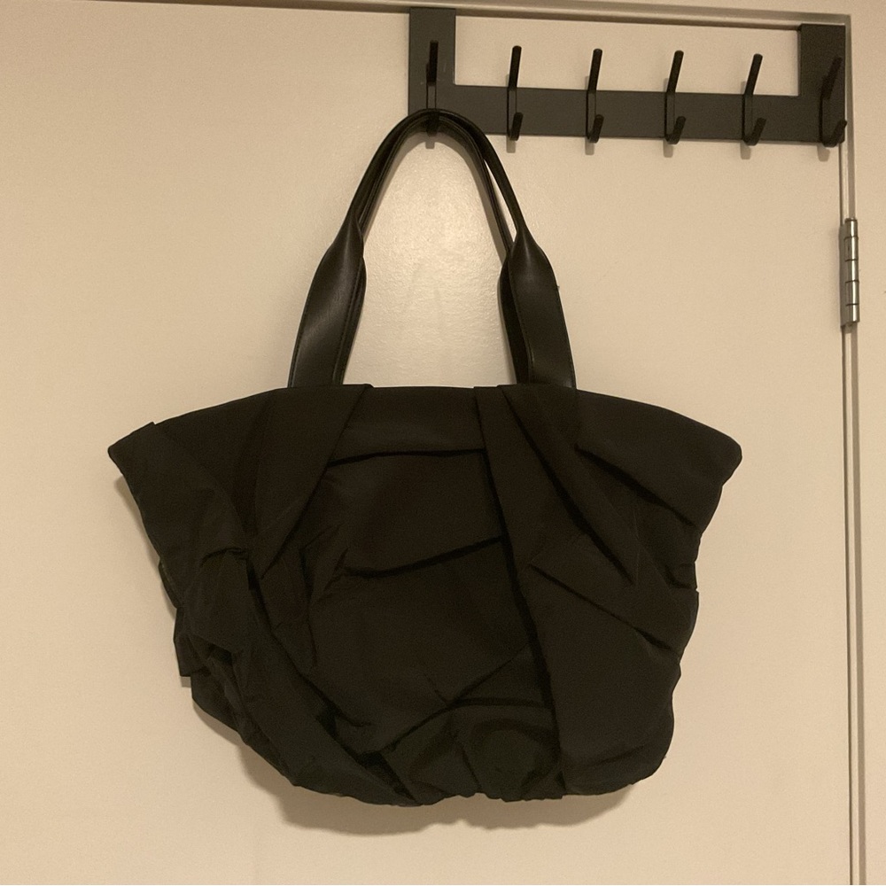 Dolce Vita “Tammy” tote - black origami exterior in Soft Nylon BNWOT